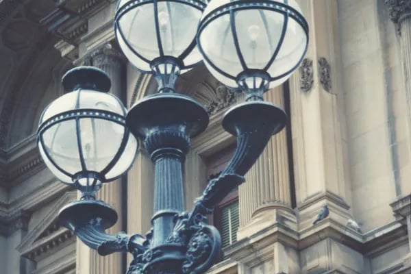 does job pay for jury duty lamp post